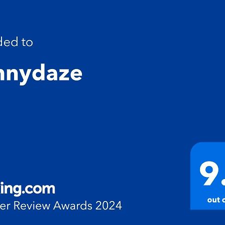 Sunnydaze-Detached Chalet With 2 Bedrooms And 2 Bathrooms And Private Parking Outside Door 다트머스 외부 사진