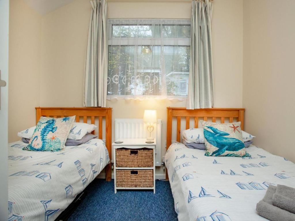Sunnydaze-Detached Chalet With 2 Bedrooms And 2 Bathrooms And Private Parking Outside Door 다트머스 외부 사진