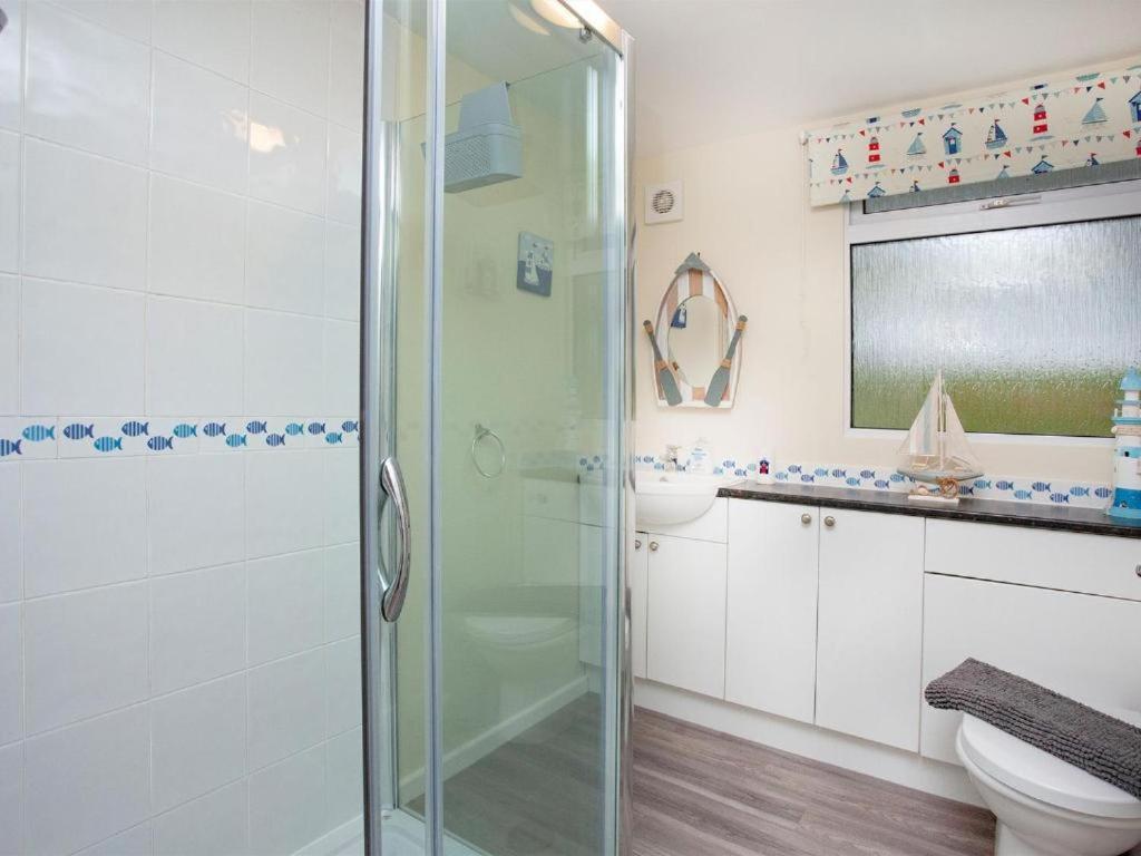 Sunnydaze-Detached Chalet With 2 Bedrooms And 2 Bathrooms And Private Parking Outside Door 다트머스 외부 사진