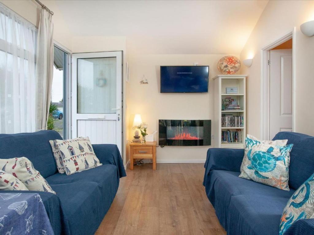 Sunnydaze-Detached Chalet With 2 Bedrooms And 2 Bathrooms And Private Parking Outside Door 다트머스 외부 사진