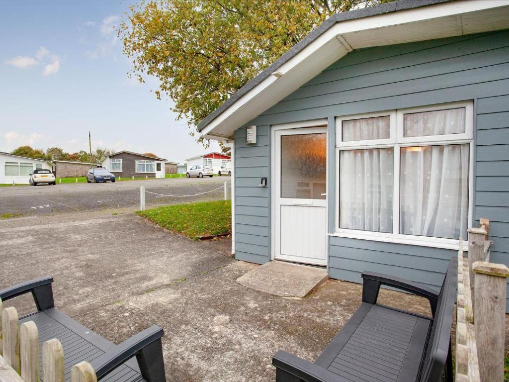 Sunnydaze-Detached Chalet With 2 Bedrooms And 2 Bathrooms And Private Parking Outside Door 다트머스 외부 사진